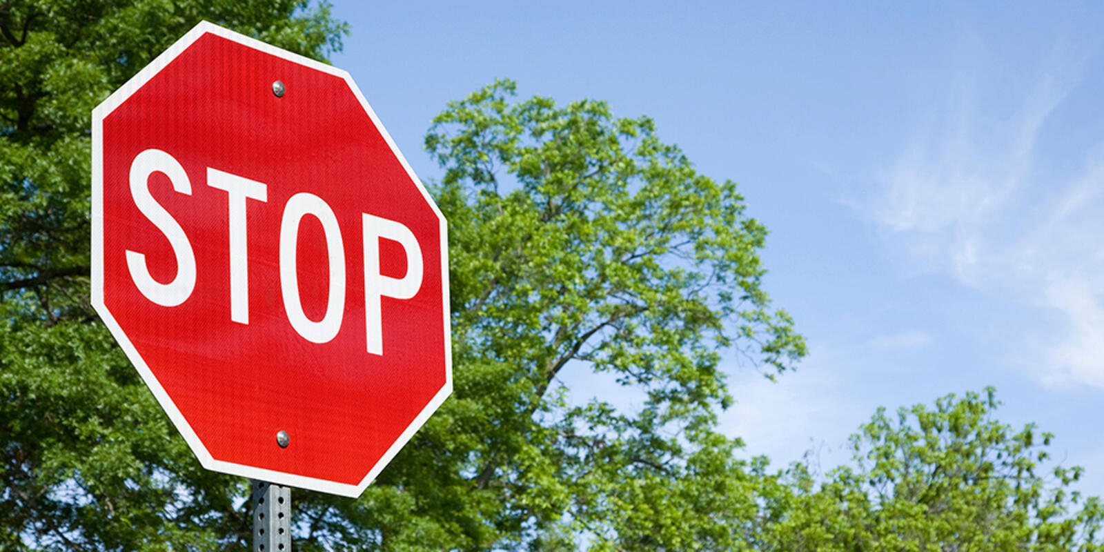 10 Most Important Roadway Signs You Must Know